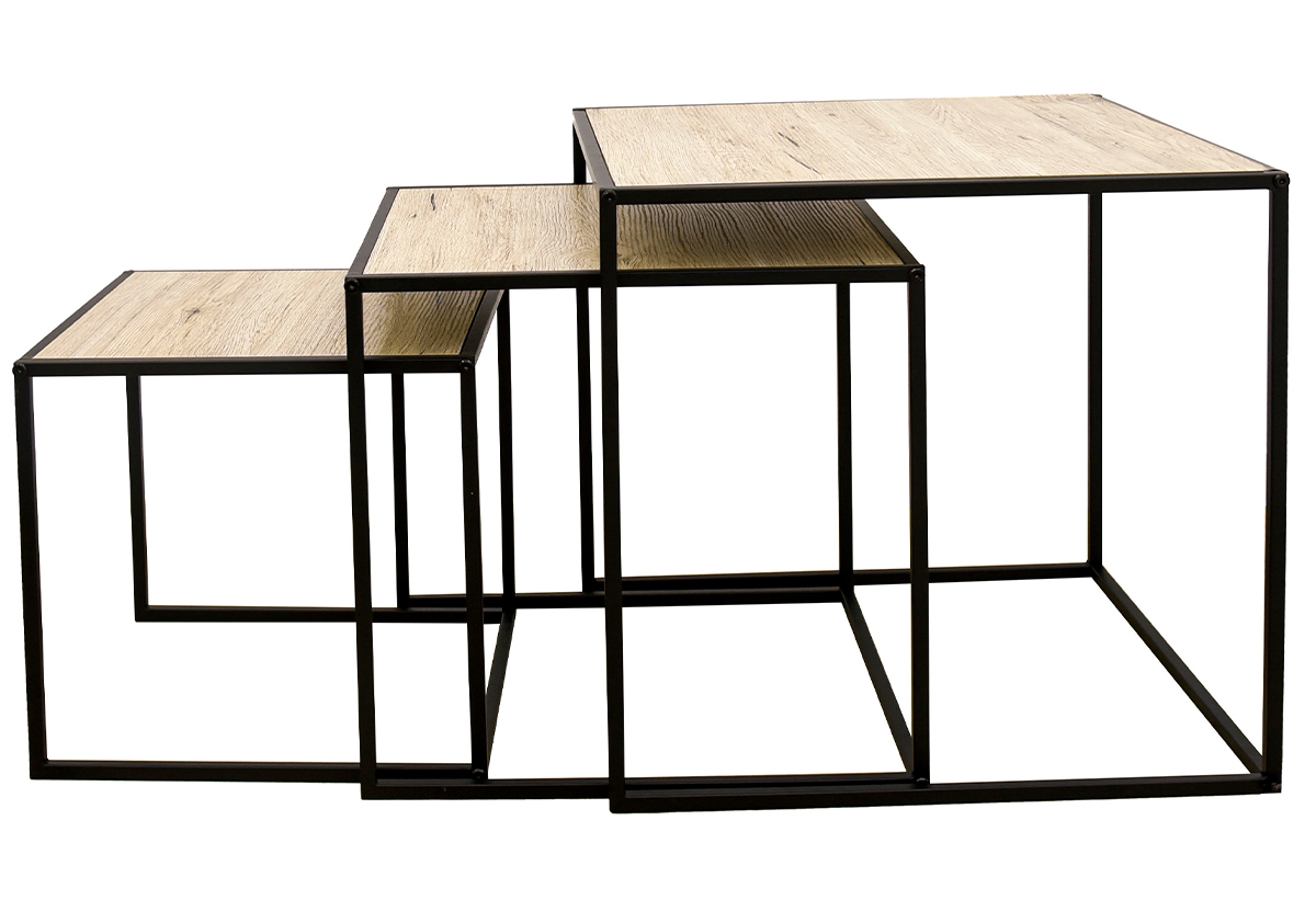 Απεικονίζεται το σετ και τα τραπέζια το ένα δίπλα στο άλλο.